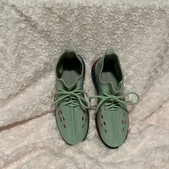 WANTED “STREAK” GREEN W RAINBOW ACCENT SNEAKERS COLORFUL - Picture 8 of 12